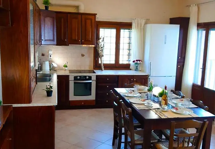 Leonidas Greecefiloxenia Lefókasztro