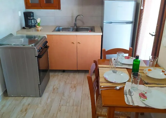 Apartmanhotel Leonidas Greecefiloxenia Lefókasztro