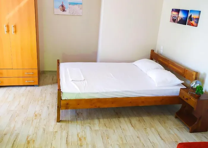 Apartmanhotel Leonidas Greecefiloxenia 4*