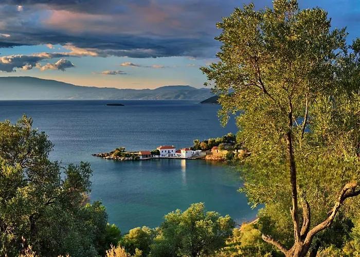 Apartmanhotel Leonidas Greecefiloxenia 4*