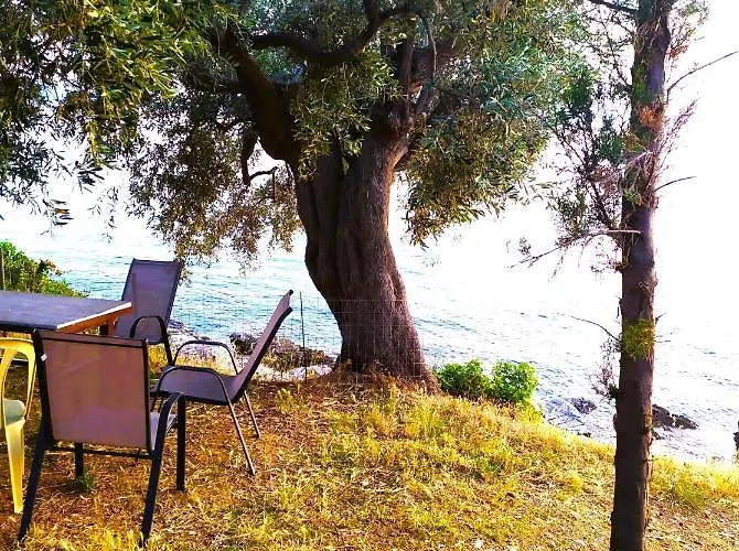 Apartmanhotel Leonidas Greecefiloxenia