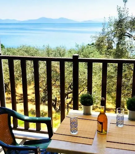 Apartmanhotel Leonidas Greecefiloxenia Lefókasztro