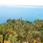 Leonidas Greecefiloxenia Lefokastro