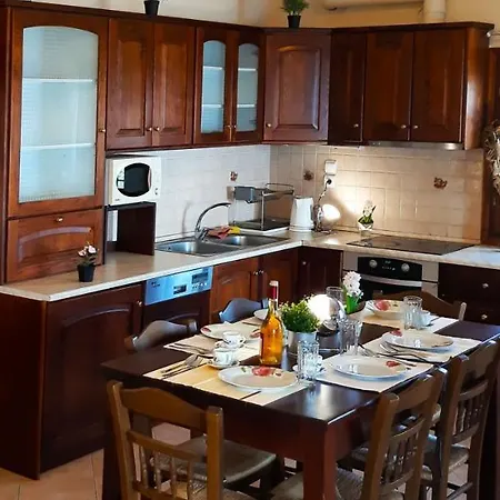 Apartmanhotel Leonidas Greecefiloxenia 4*