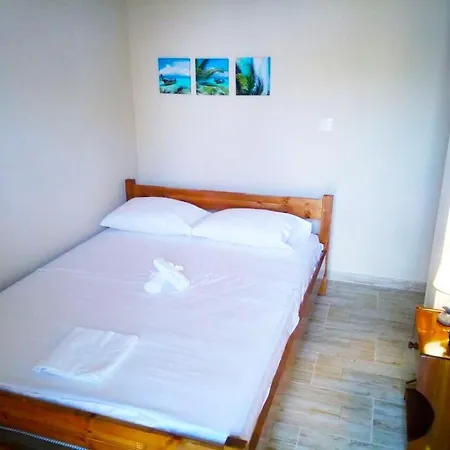 Leonidas Greecefiloxenia Lefokastro