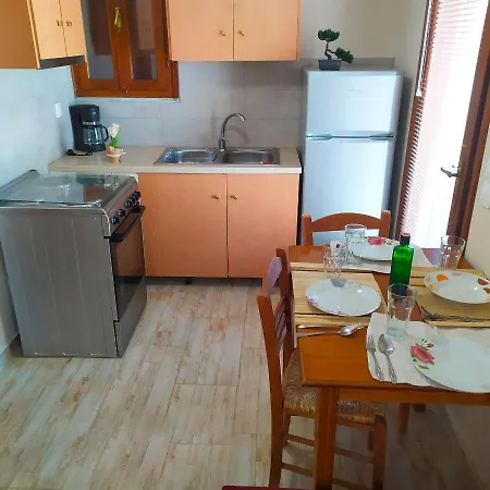 Apartmanhotel Leonidas Greecefiloxenia Lefókasztro