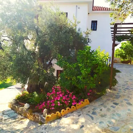 Aparthotel Leonidas Greecefiloxenia Lefokastro